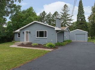 1504 Traymore Rd, Minnetonka, MN 55305