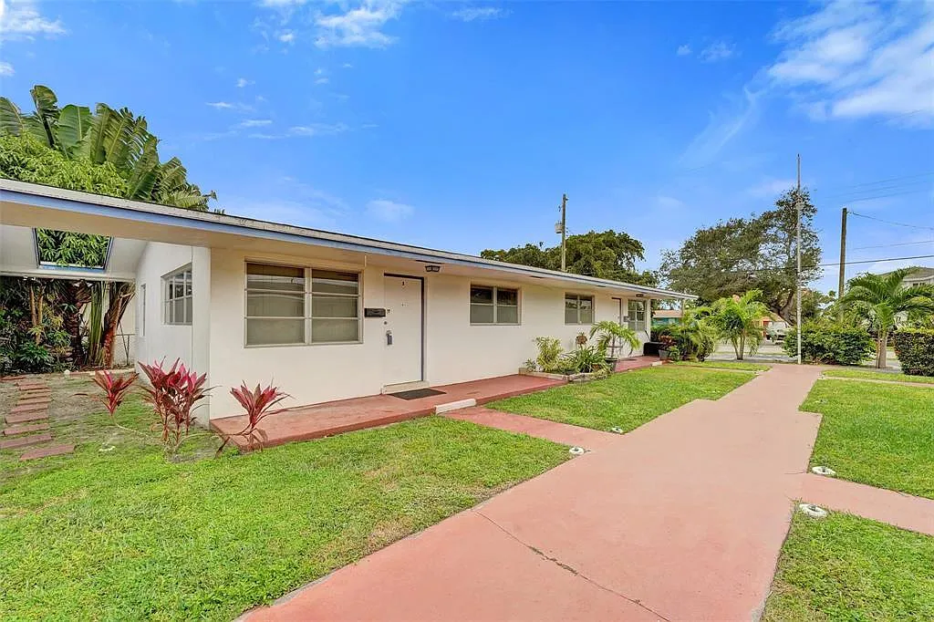 1 bed, 1.0 bath, 650 sqft, $1,549 — Photo 2