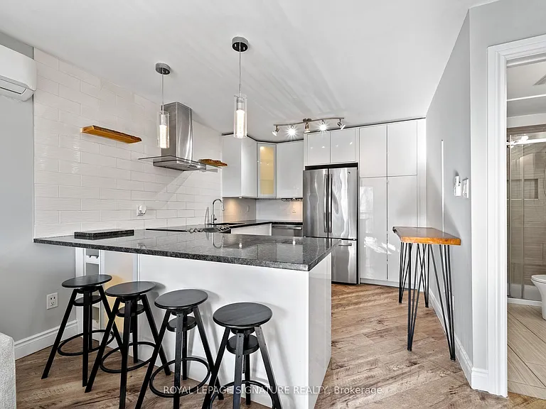 28 Victoria Ave N #312 — Photo 16