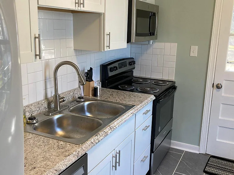 1806 Rockwood Rd — Photo 9