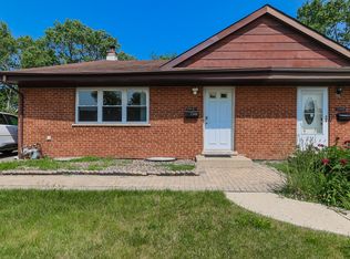 9461 Dee Rd, Des Plaines, IL 60016