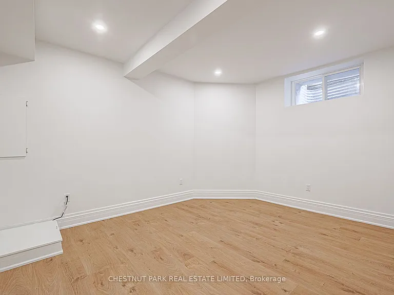 253 Pape Ave #LOWER — Photo 9
