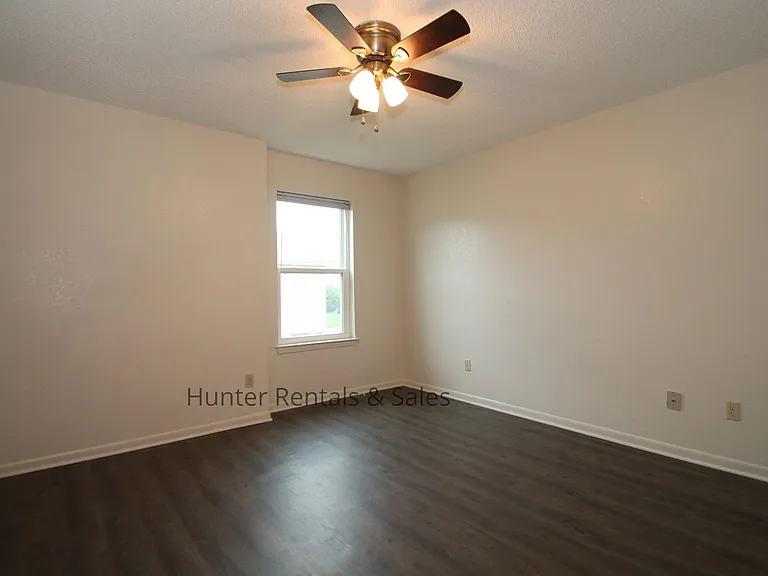 3704C Hereford Ln — Photo 6