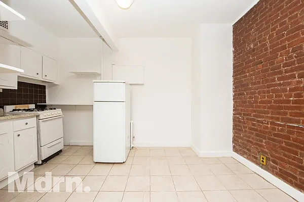 Rented by Mdrn Residential | media 12