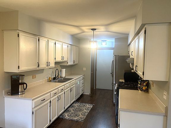 4th image of 434 Village Creek Dr