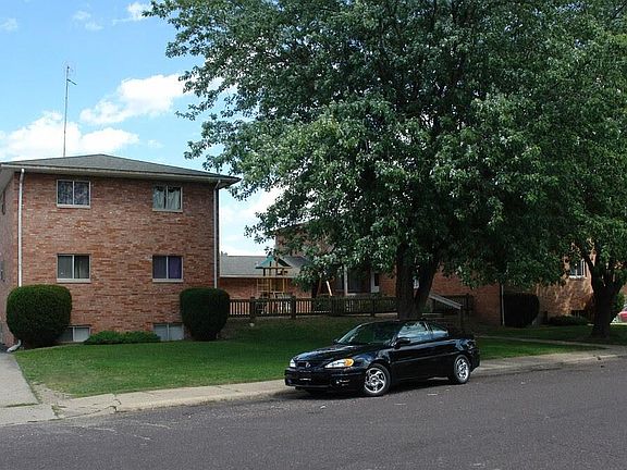 3rd image of 3010 N Woodbine Ter #4