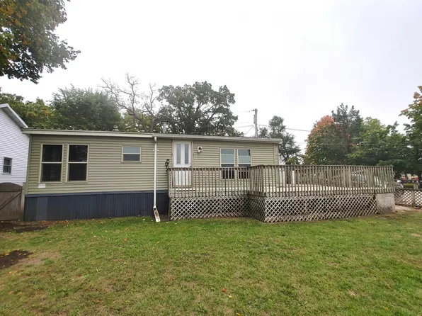 17087 191st St, Manchester, IA 52057