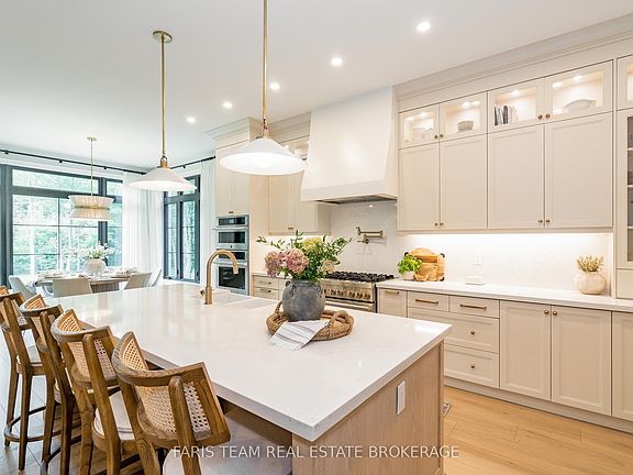 5th image of 4 Sycamore Cir