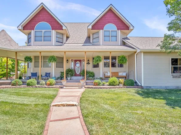 4 Lois Ln, Marion, KS 66861