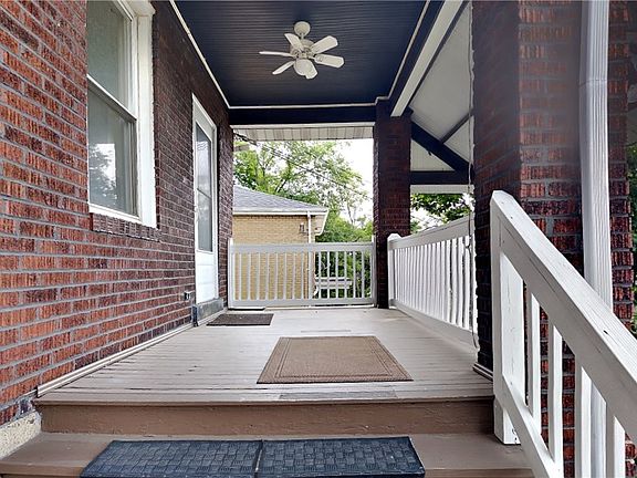 4th image of 554 Forest Ave
