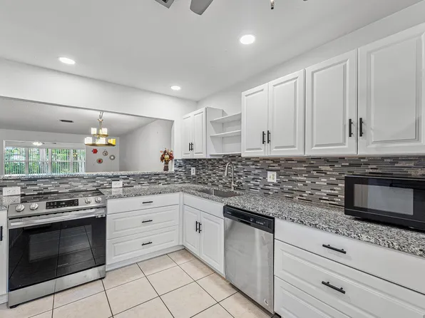 2638 Gately Drive E #125, West Palm Beach, FL 33415