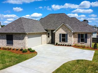 135 Windsor Ct, Clinton, MS 39056