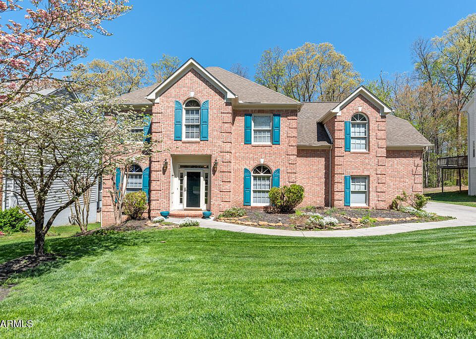 1st image of 1140 Winding Way Dr
