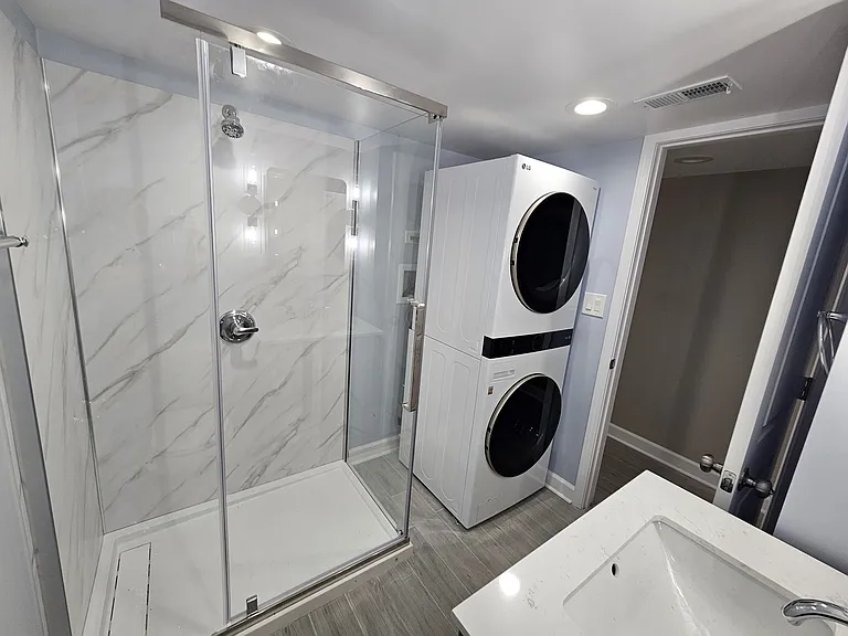 another view in the bathroom