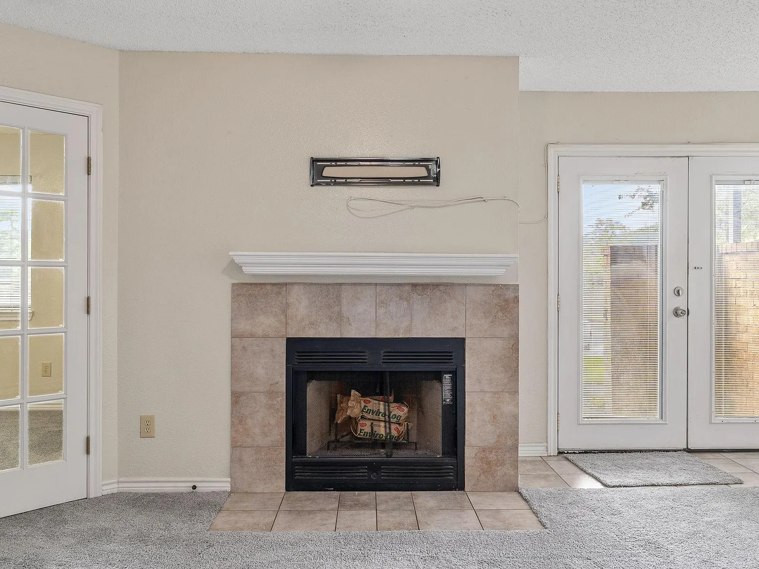 2 bed, 808 sqft, $1,299 — Photo 3