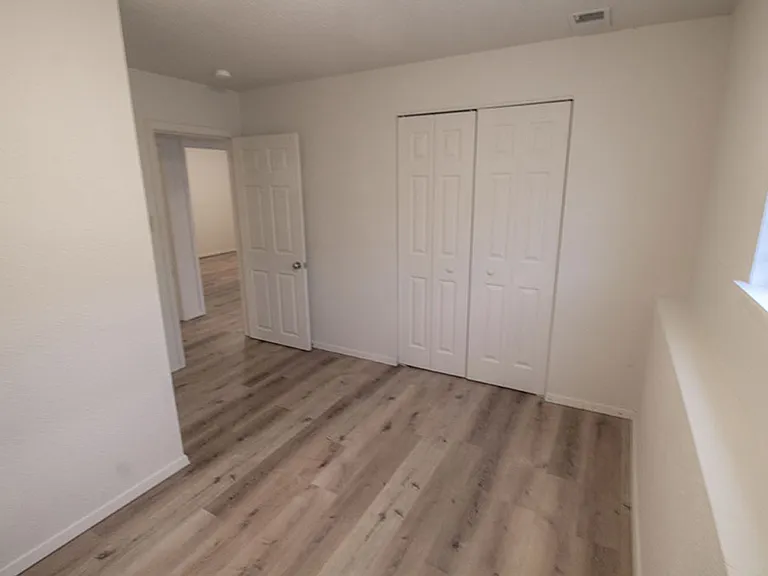 1007 W Ash St — Photo 37