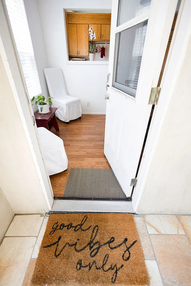 2 bed, 855 sqft, $3,775 — Photo 1