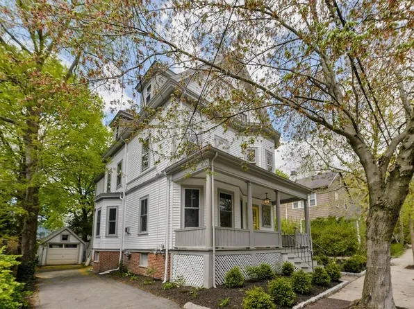 11 Royal Ave, Cambridge, MA 02138