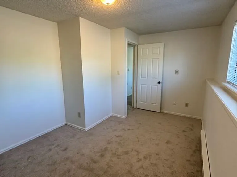 138 Juniper Pl #B — Photo 8