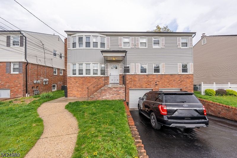 1st image of 859 Dewey St