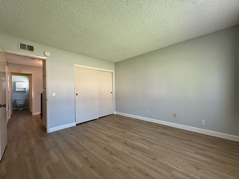 2154 Basswood Ct — Photo 20