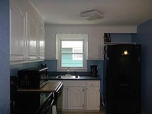 5th image of 181 Thurston Ave