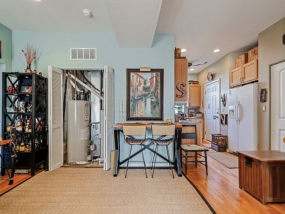 4th image of 1635 W Farwell Ave #2N