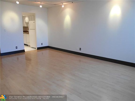 2nd image of 2781 Taft St APT 311