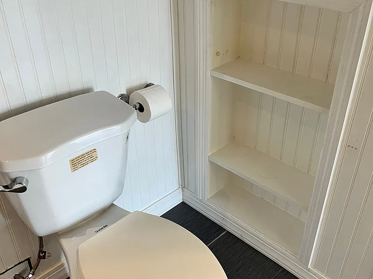 421 E Anderson St #A — Photo 8