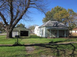 111 N Springfield St, Welch, OK 74369