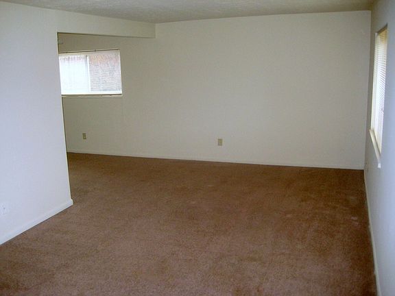 5th image of 2410 Woodhill Ct
