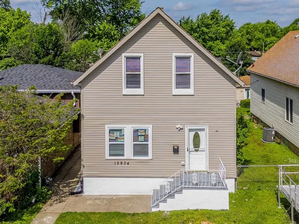 12934 Mozart St, Blue Island, IL 60406
