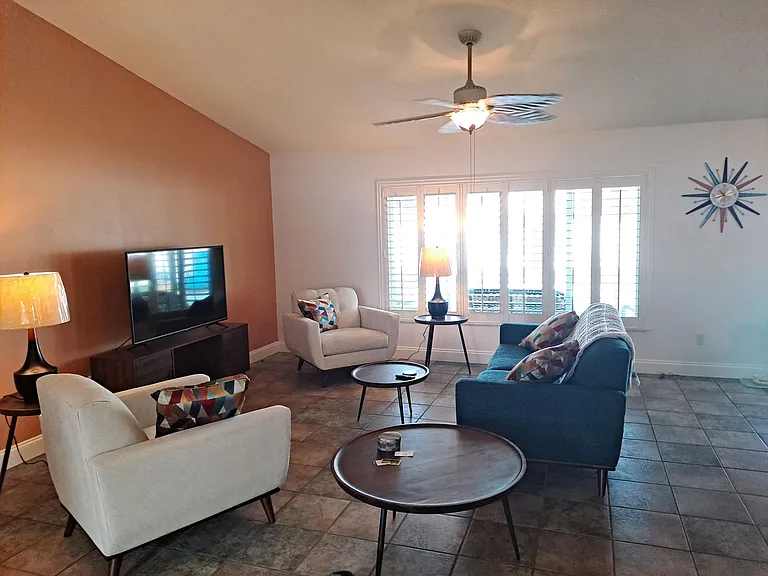 3208 Royal Palm Dr — Photo 7