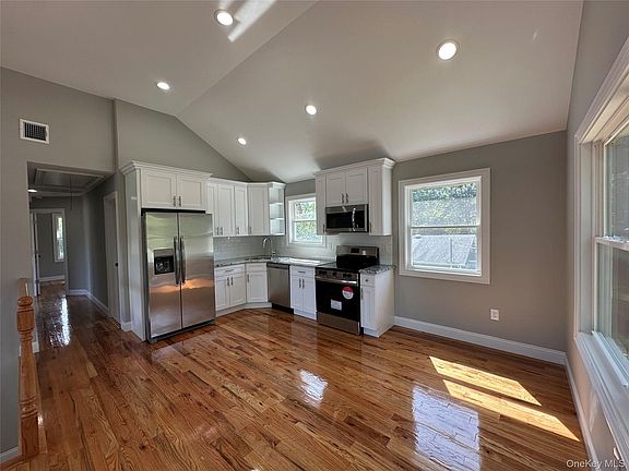 2nd image of 214 Forest Road W