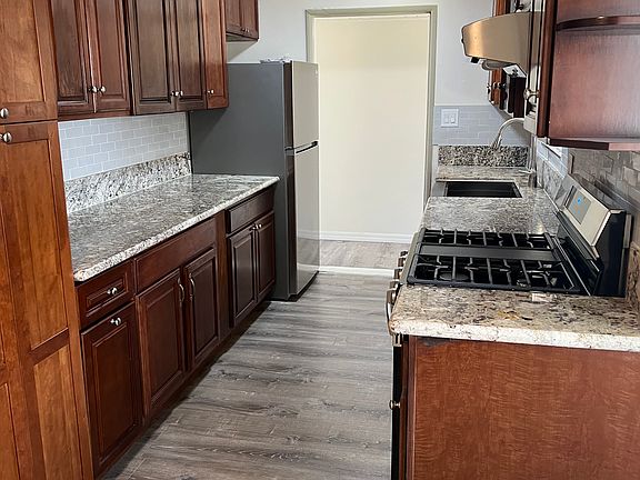 4th image of 521 Lanier St