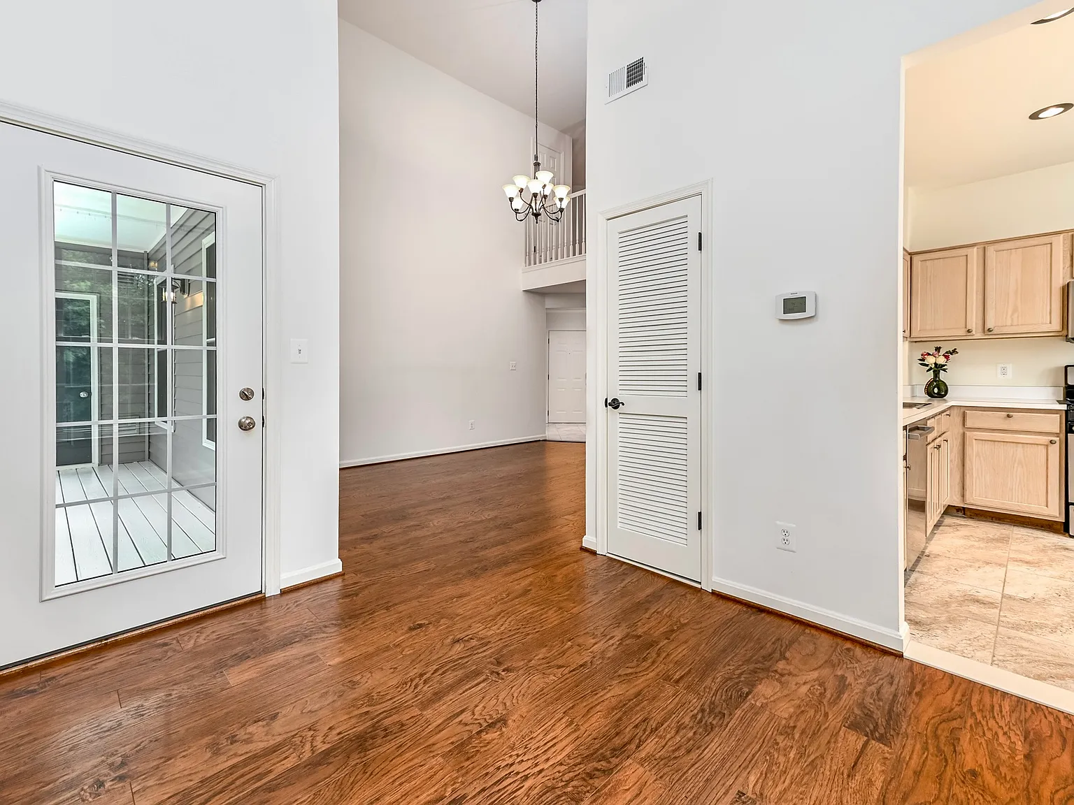 2 bed, 1405 sqft, $2,700 — Photo 4