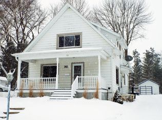 741 Armour Rd, Oconomowoc, WI 53066