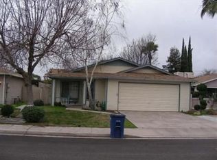 1051 11th Ave, Kingsburg, CA 93631
