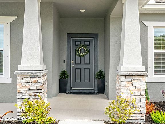 4th image of 900 Nixon Cir NE