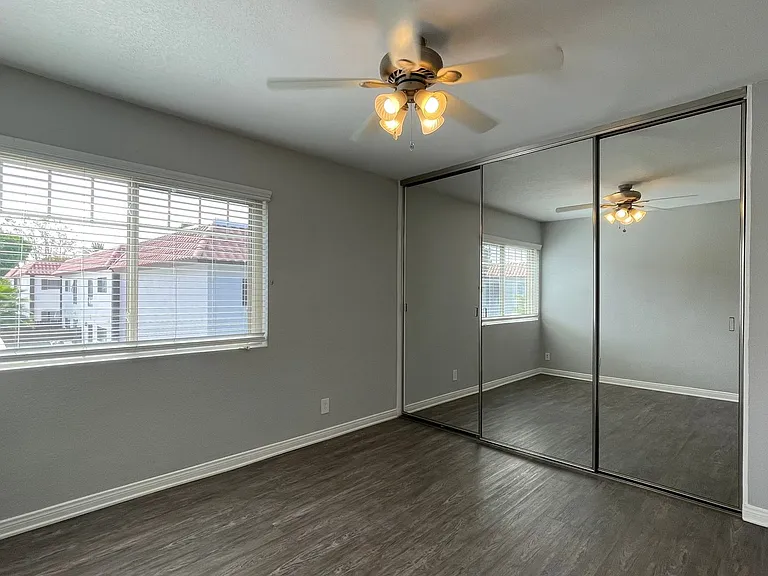 Park Plaza Apartments — Photo 109