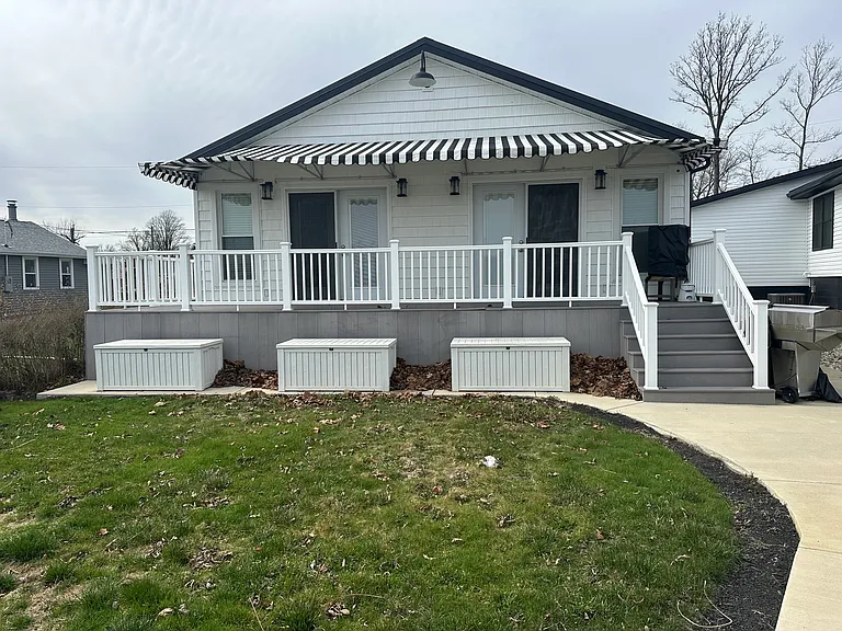 7712 Walnut St — Photo 1