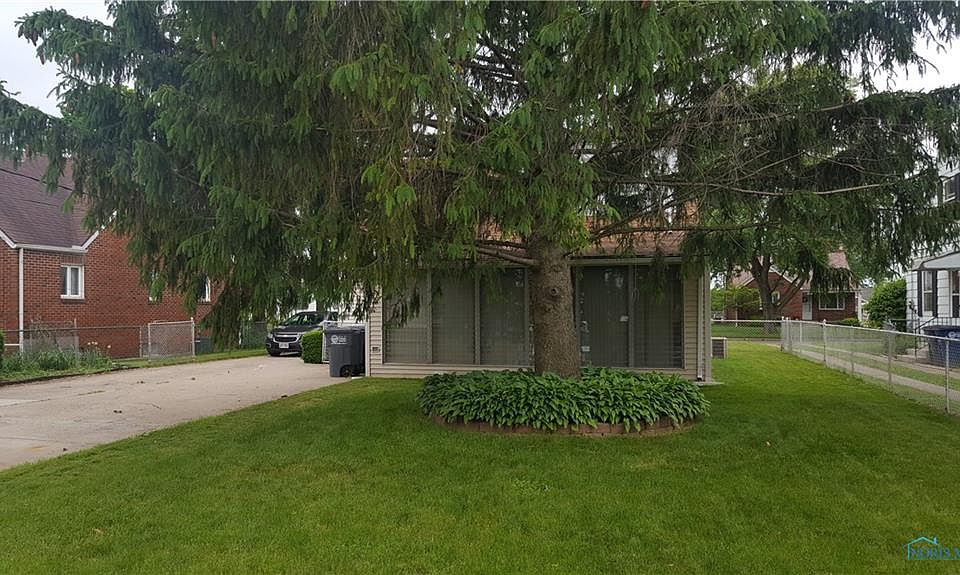 2nd image of 3616 Dean Ave