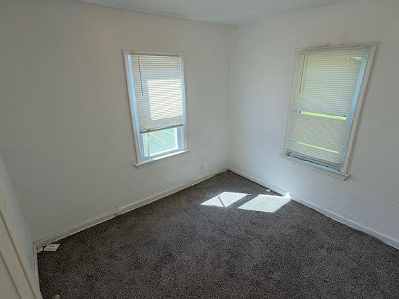 2nd image of 1720 Park St