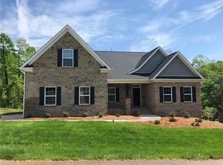 473 Spring Lake Farm Cir, Winston Salem, NC 27101