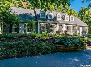 76 Van Voorhis Rd, Pittsford, NY 14534