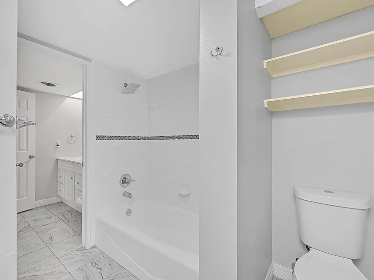 9339 Deanwood St — Photo 12