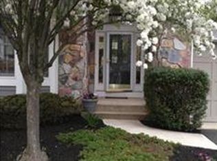 18 Primrose Cir, Princeton, NJ 08540