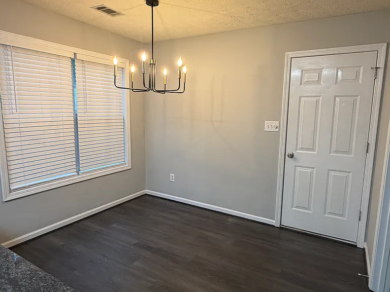 387 Ayelsbury Ct — Photo 10