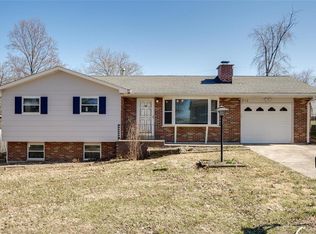 612 Rebecca Dr, Saint Charles, MO 63301