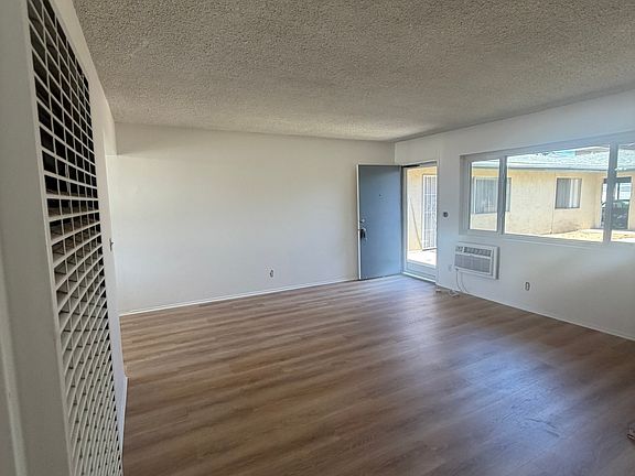 5th image of 833 Bonita Ave